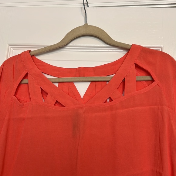 Buttons salmon top with detailed neckline on front and back, size medium, EUC - Picture 2 of 4